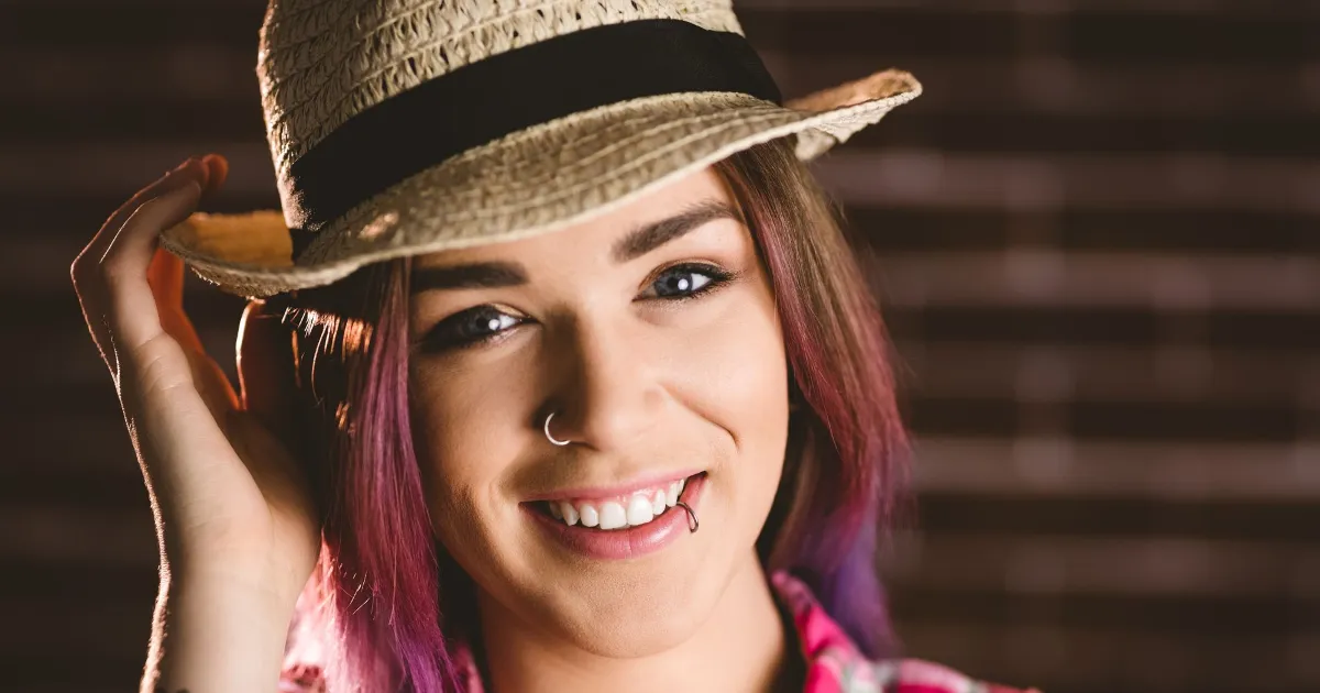 Zdjęcie Ile goi się kolczyk w nosie? Czas gojenia i ważne porady pielęgnacyjne