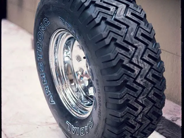 Zdjęcie Jakie opony wybrać do jeep wk z liftem 2 cale dla lepszej przyczepności