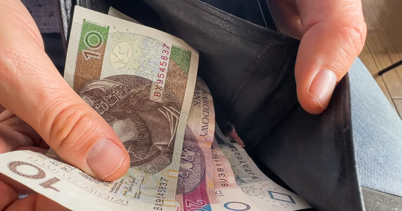 Zdjęcie Ile zarabia marszałek na lotnisku? Zaskakujące różnice w wynagrodzeniach