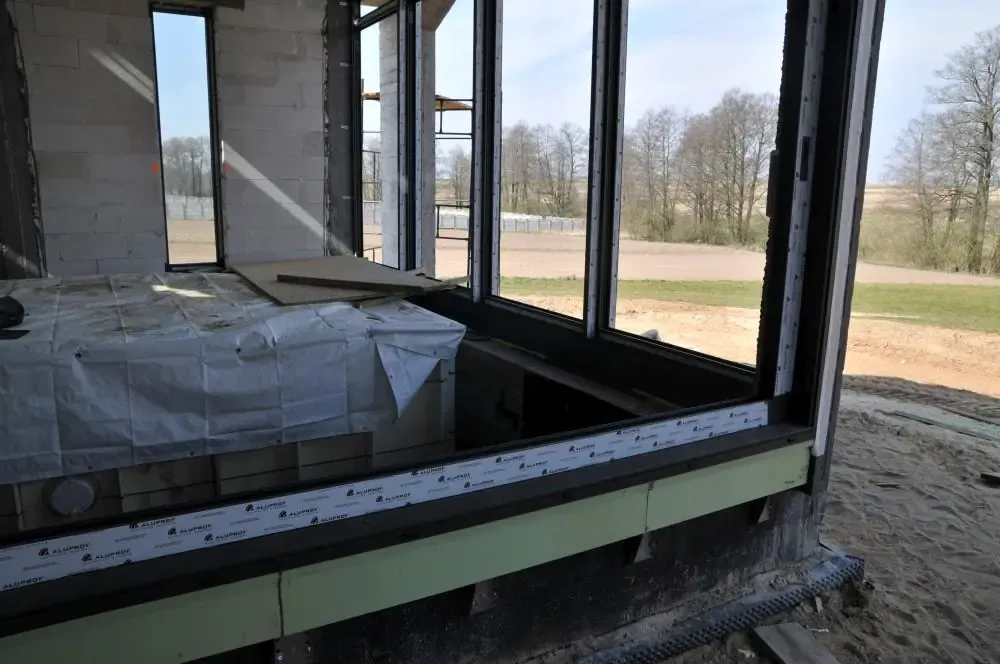 Zdjęcie Podwalina pod okno tarasowe: Jak prawidłowo zamontować i wybrać