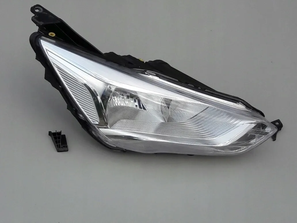 Zdjęcie Światła LED Ford C-Max: Jak ulepszyć oświetlenie i zwiększyć wydajność