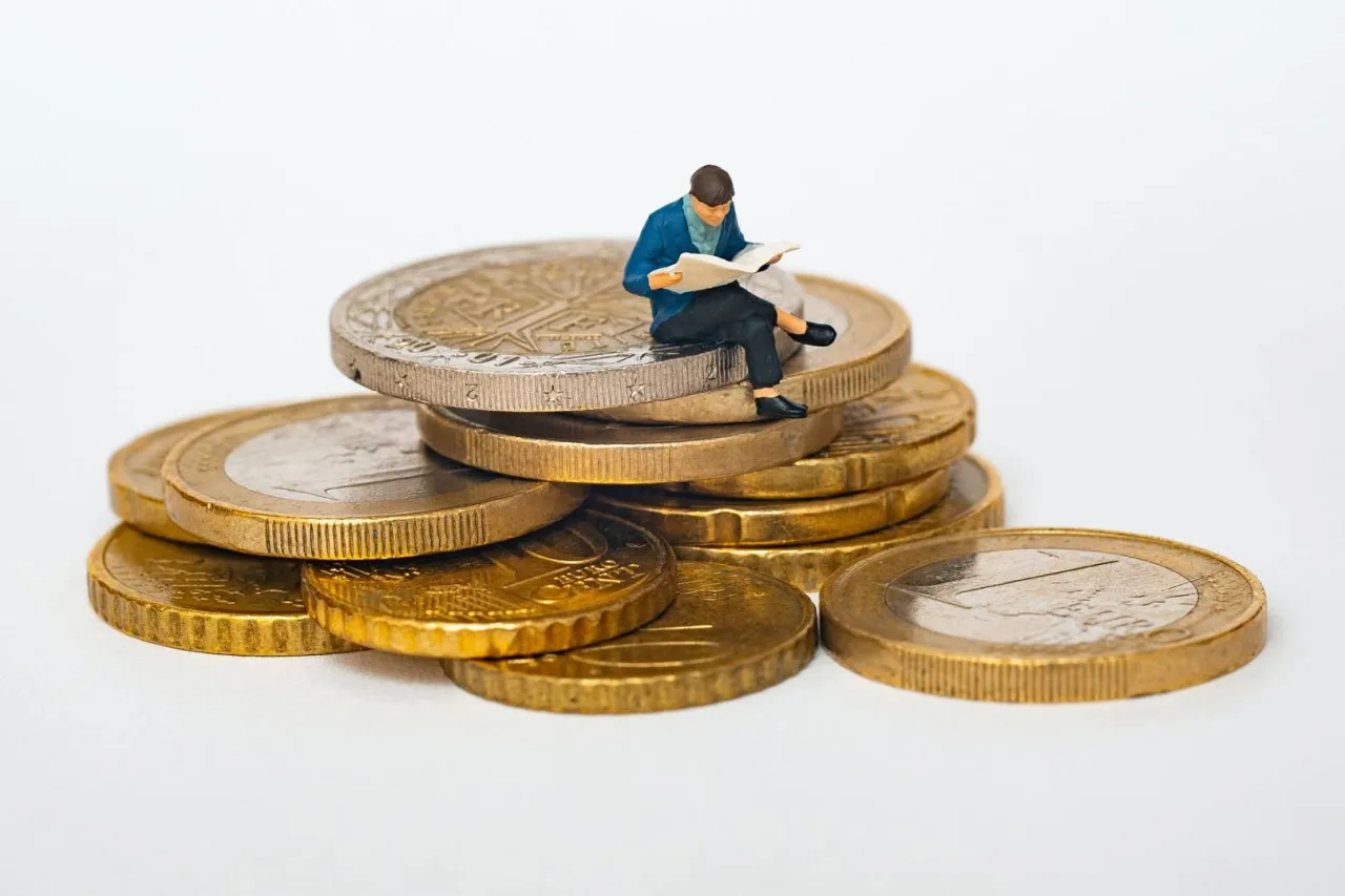 Zdjęcie Jak sprawdzić zadłużenie osoby – legalne metody i ważne ostrzeżenia