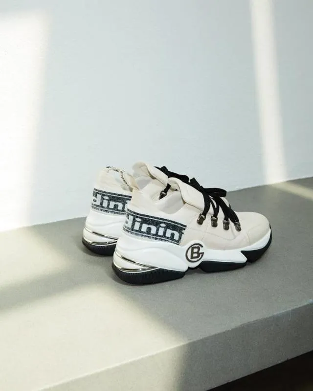 Zdjęcie Sneakersy po polsku: Znaczenie, które musisz znać przed zakupem