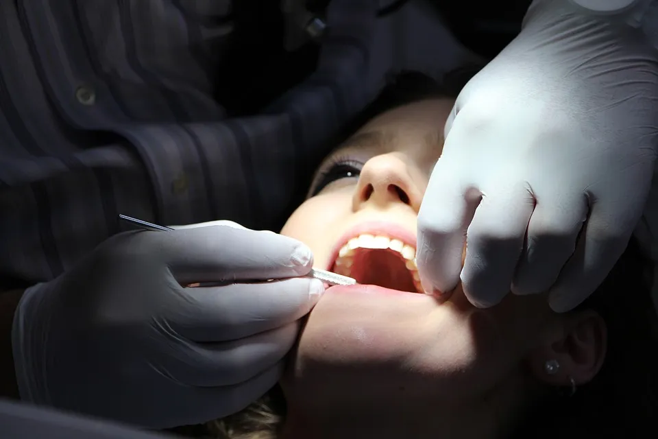 Zdjęcie Czy dentysta przyjmie z bólem zęba? Sprawdź swoje prawa i możliwości