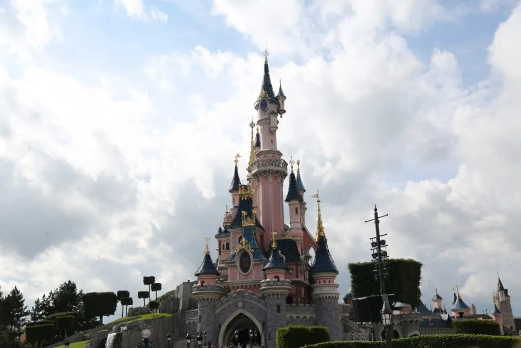 Zdjęcie Najlepsze atrakcje w Disneylandzie Paryż, które musisz zobaczyć