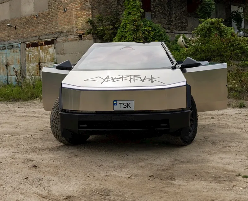 Zdjęcie Ile kosztuje Tesla Cybertruck w Polsce? Ceny i ukryte koszty importu