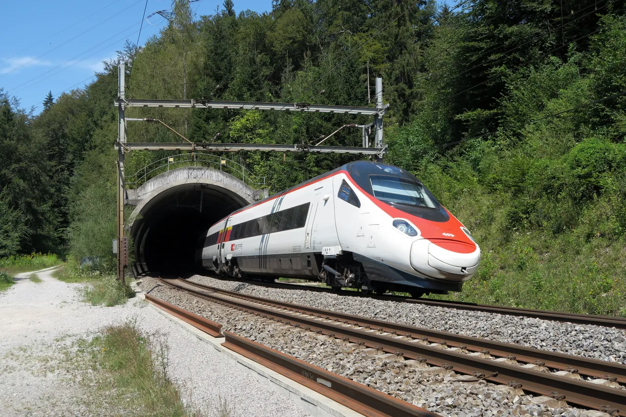 Zdjęcie Pendolino nie jedzie na Hel – sprawdź alternatywne połączenia kolejowe