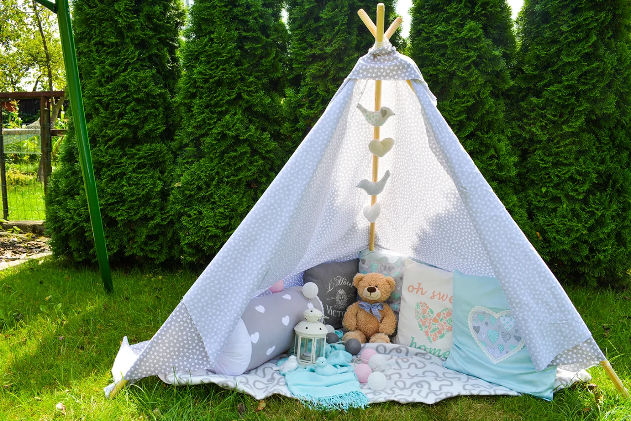 Zdjęcie Jak zrobić tipi w ogrodzie? Proste instrukcje na każdą pogodę!