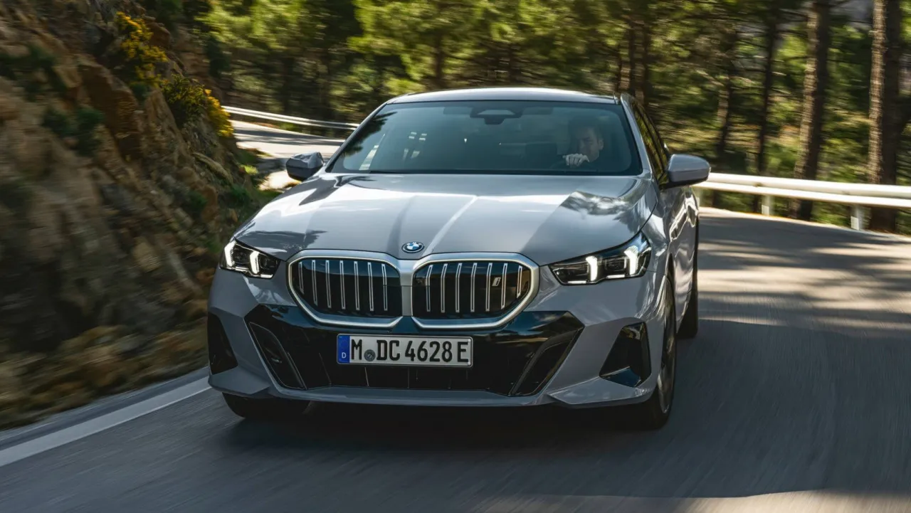 Zdjęcie BMW 5: Co nowego w modelu 2023? Przegląd najnowszych zmian