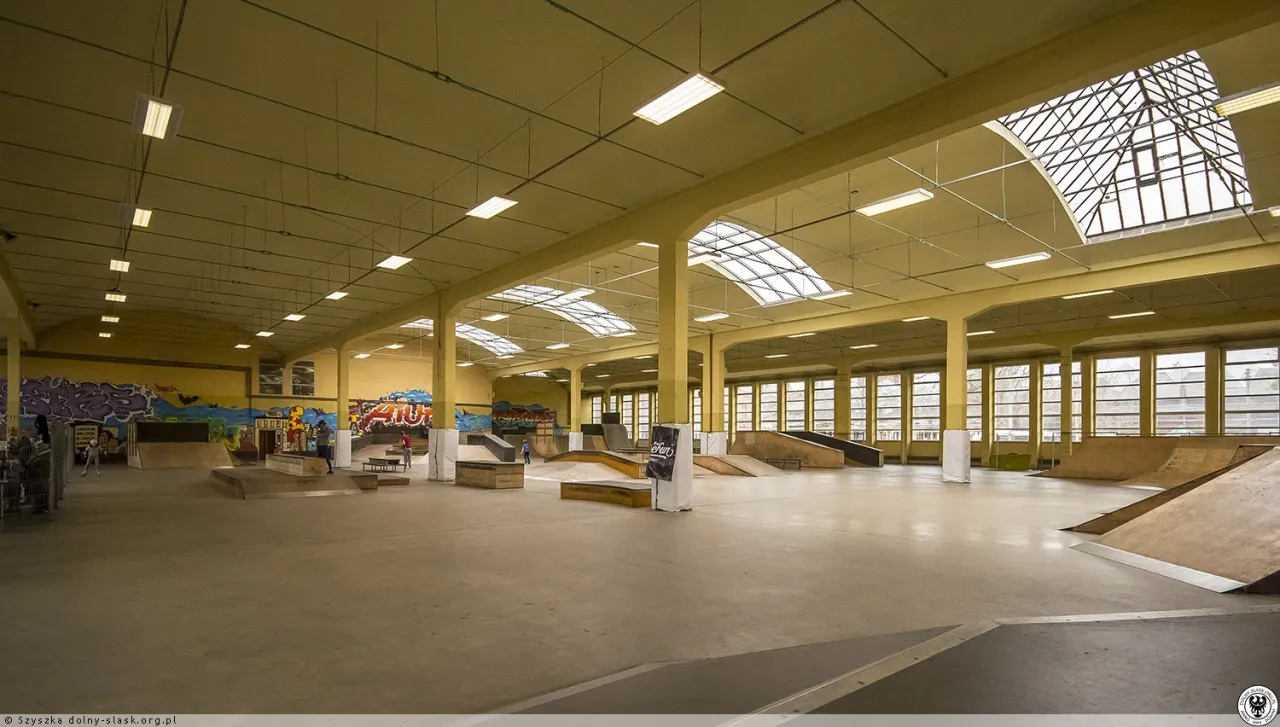 Zdjęcie Zajezdnia Wrocław skatepark - najlepsze miejsce na skateboarding i BMX