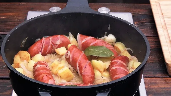 Zdjęcie Szybkie i łatwe przepisy na obiad z kiełbasy, które pokochasz