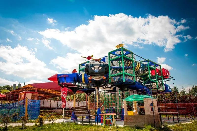 Zdjęcie Świętokrzyskie z dzieckiem: Jak zaplanować idealny rodzinny wyjazd?