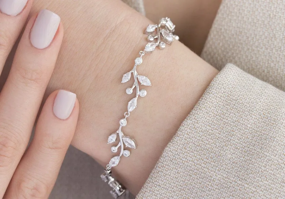 Zdjęcie Skuteczne sposoby, czym czyścić srebrną biżuterię, by uniknąć uszkodzeń