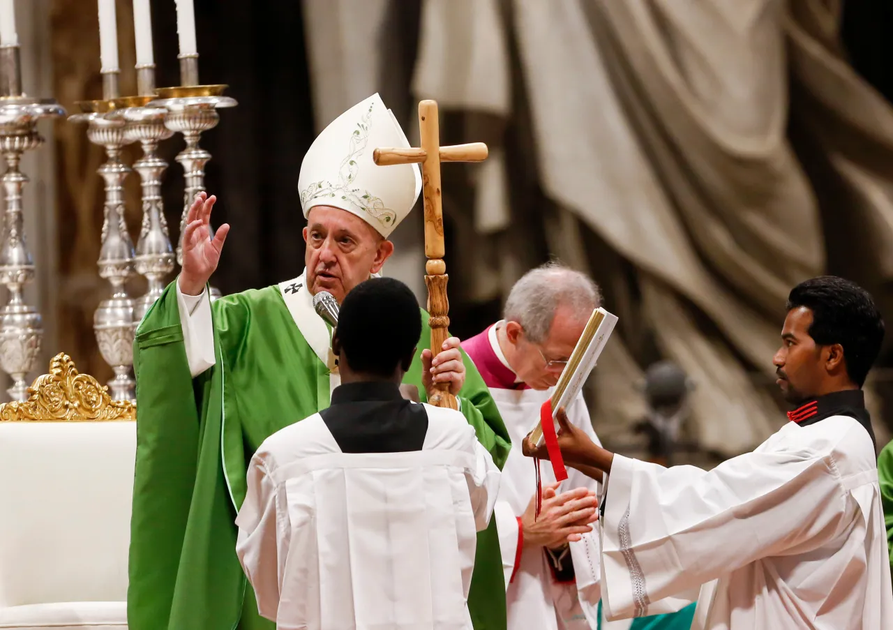 Zdjęcie Czy można życzyć błogosławieństwa bożego? Znaczenie i praktyki błogosławieństwa