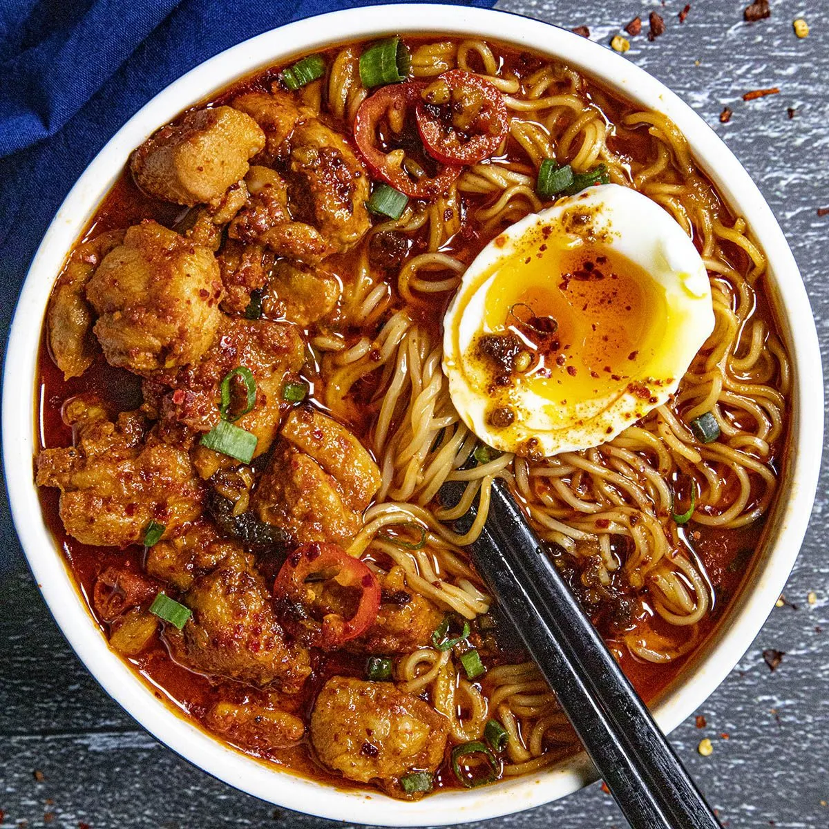 Zdjęcie Jak zrobić buldak ramen w domu? Prosty przepis i wskazówki dla miłośników ostrych dań