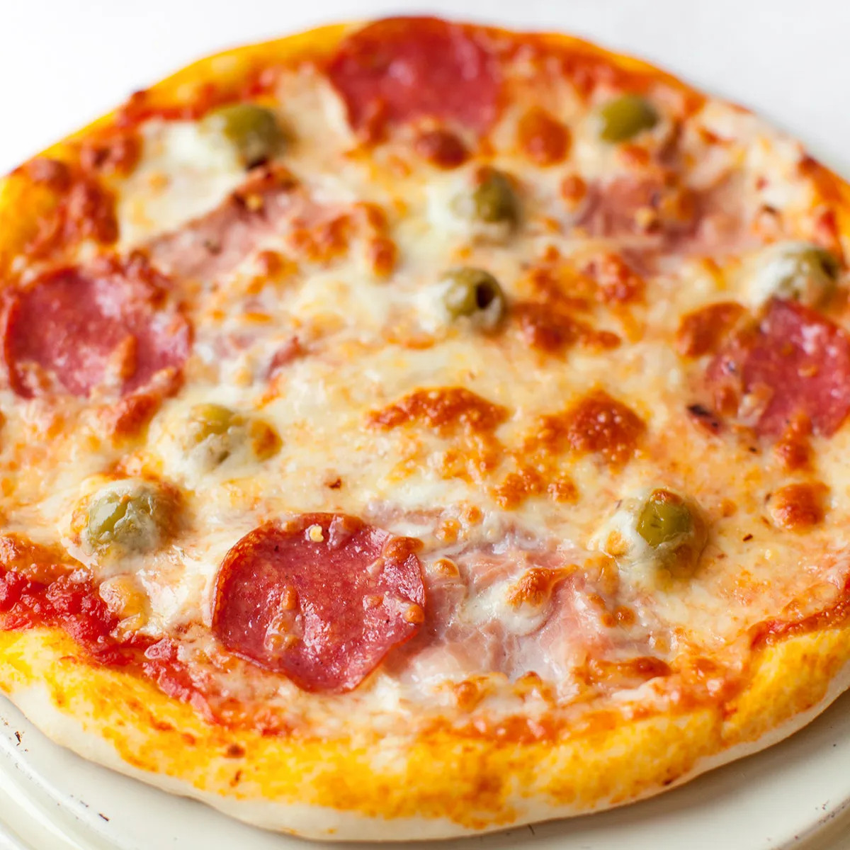 Zdjęcie Jak zrobić domową pizzę - prosta receptura, która zachwyci smakami