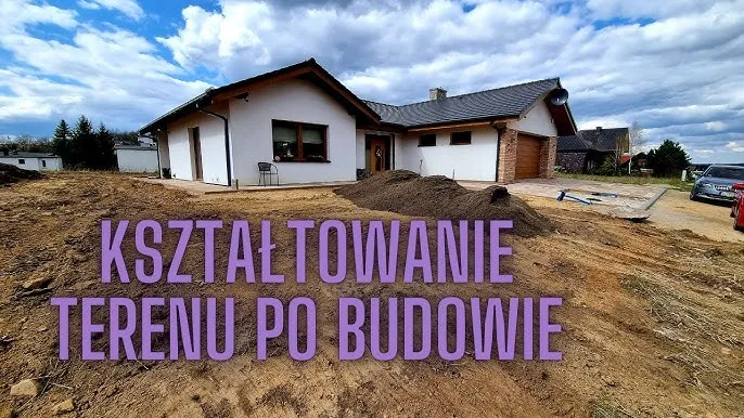Zdjęcie Jak wyrównać teren na działce - uniknij kosztownych błędów i zyskaj estetykę