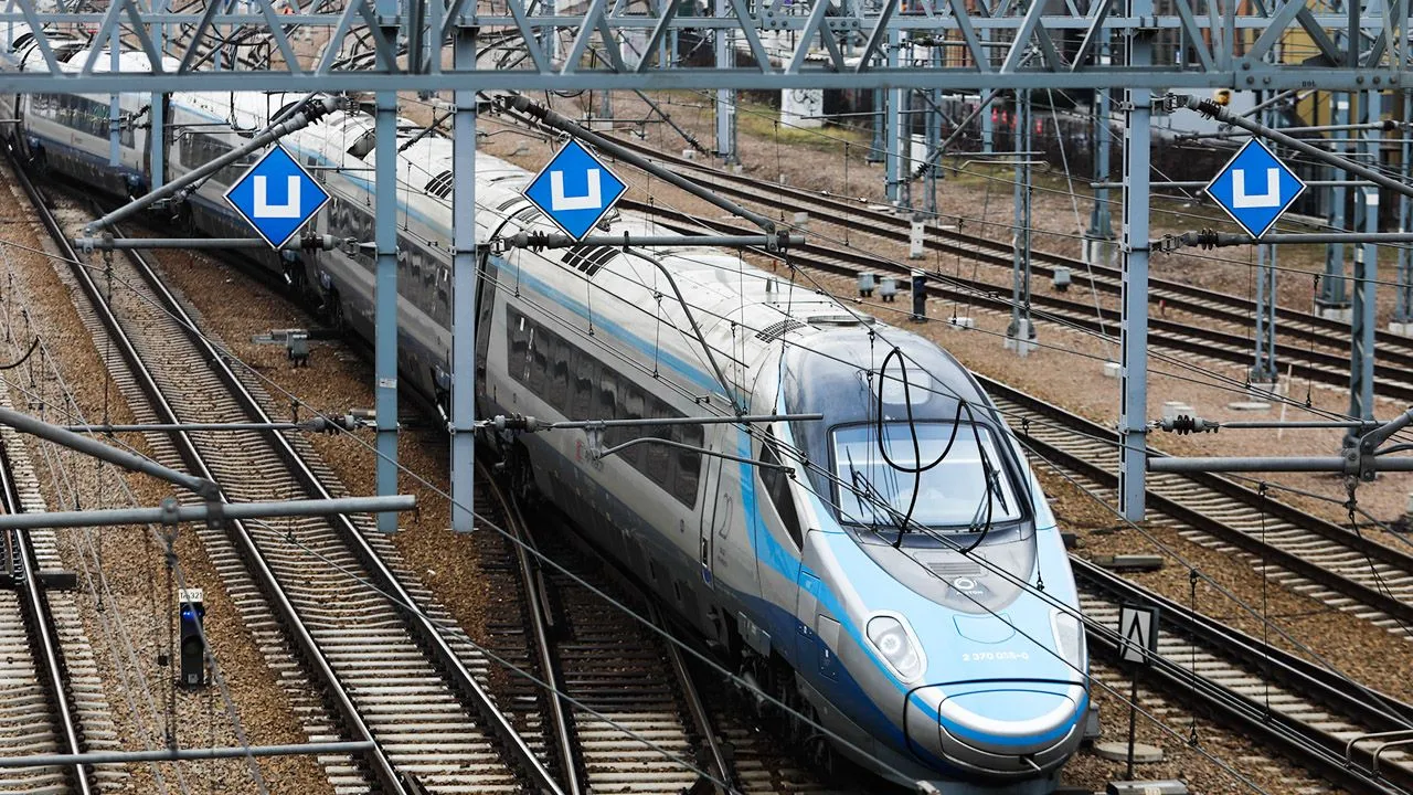 Zdjęcie Jaka prędkość osiąga Pendolino? Ile km/h może jechać polski pendolino?