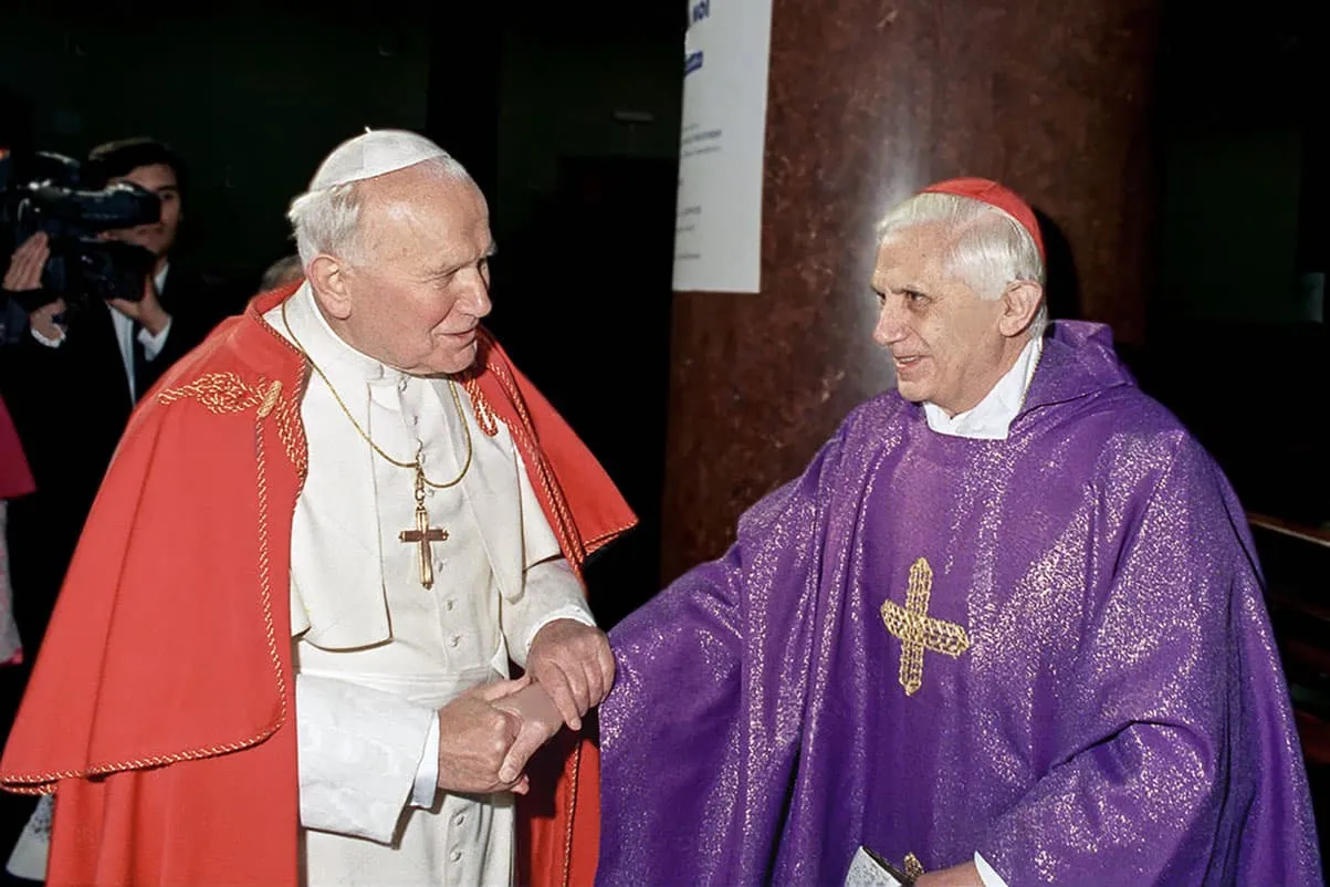 Zdjęcie Kardynał Ratzinger: kontrowersje, osiągnięcia i dziedzictwo papieża