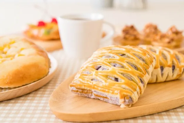 Zdjęcie Ile kalorii ma ciastko francuskie? Sprawdź, jak wpływa na dietę i zdrowie