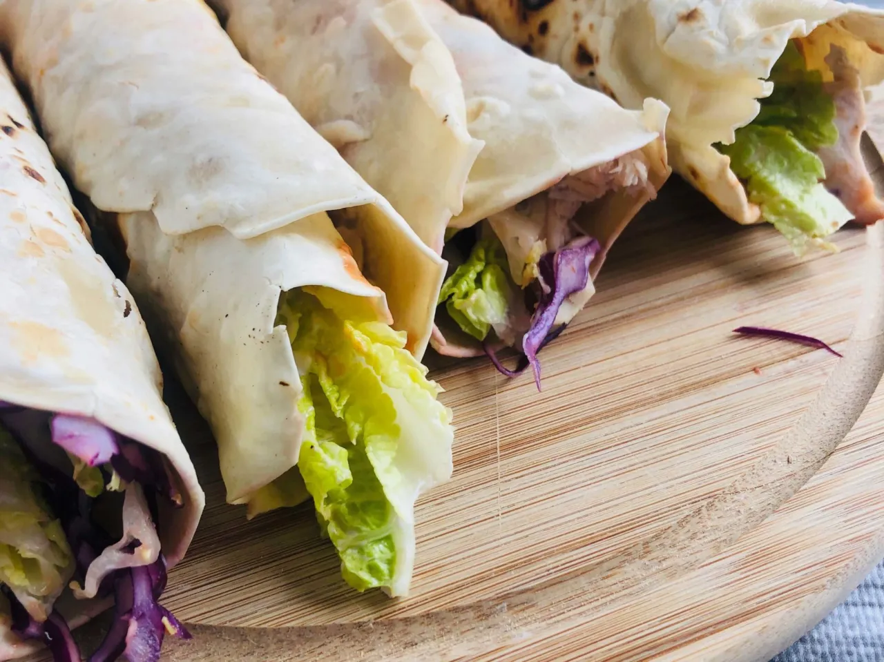 Zdjęcie Pyszne sposoby na wykorzystanie pieczonego kurczaka w domowym menu