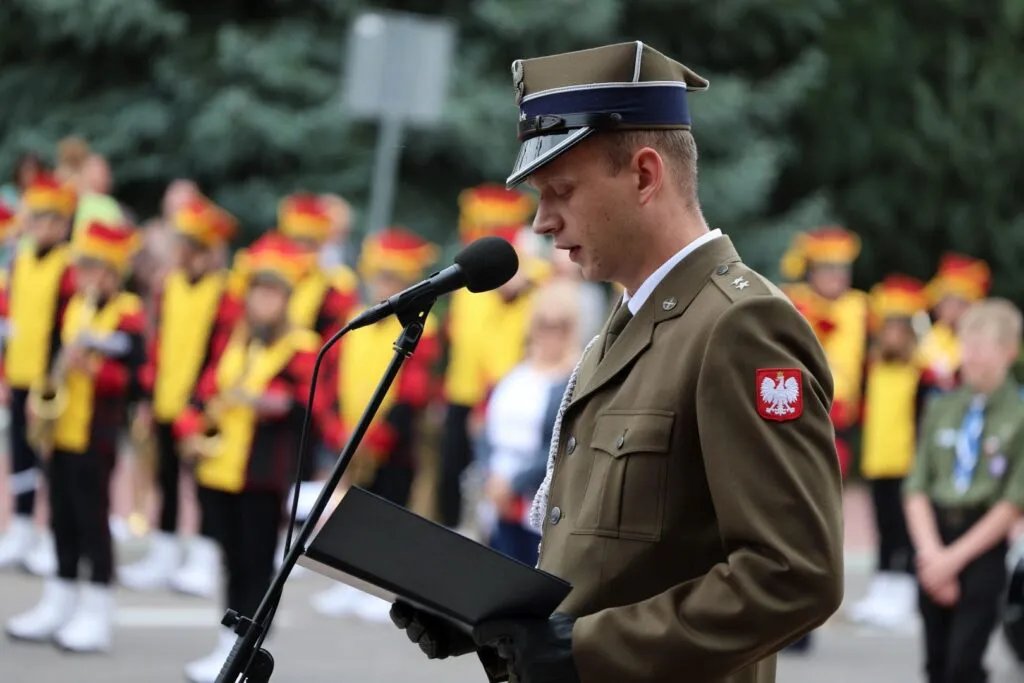 Zdjęcie Umundurowanie SW: Kluczowe informacje o regulacjach i zasadach