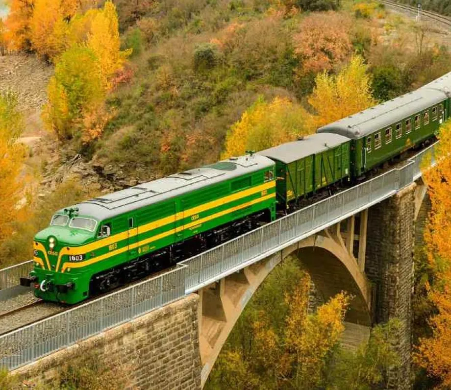 Zdjęcie Cómo llegar a Jaca en tren: rutas, horarios y consejos útiles