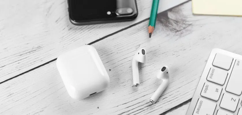 Zdjęcie Jak ładować AirPods? Oto sposoby, które mogą Cię zaskoczyć