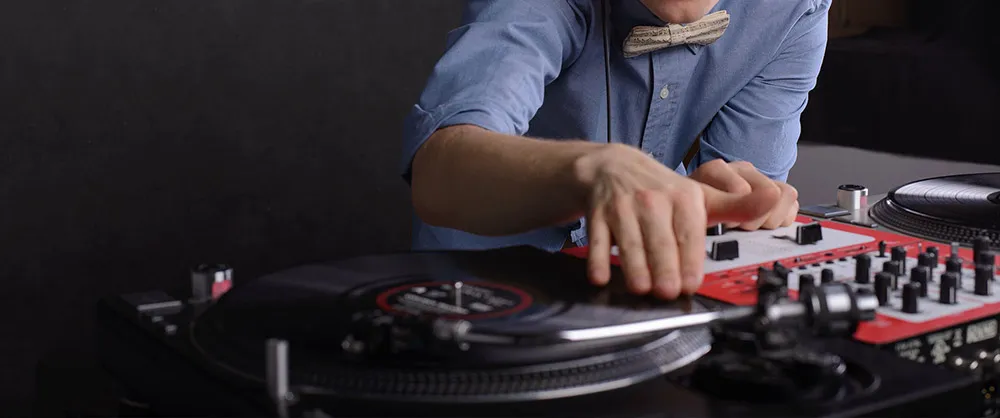 Zdjęcie Jakie pytania do DJ na wesele, aby uniknąć rozczarowania?