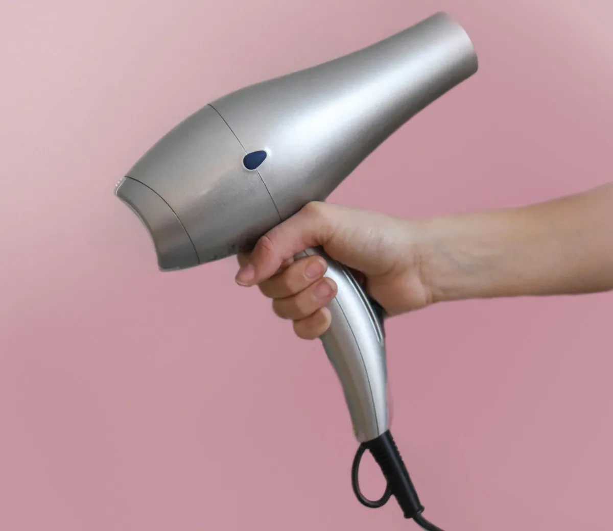 Zdjęcie Gdzie wyrzucić suszarkę do włosów? Uniknij błędów przy utylizacji