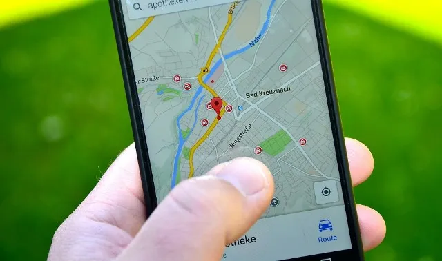 Zdjęcie Jak włączyć prędkość w Google Maps iOS i uniknąć mandatów za prędkość