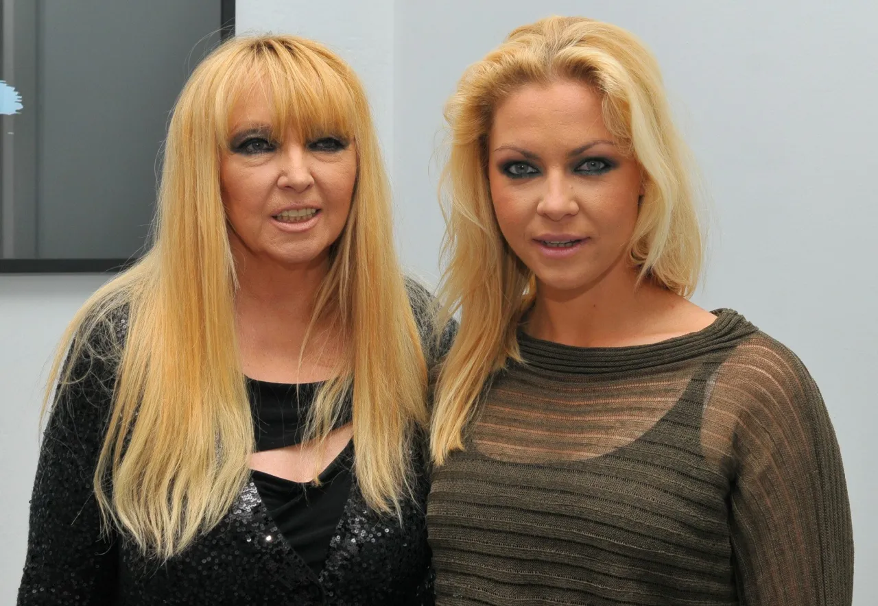 Zdjęcie Czy Rodowicz ma dzieci? Odkryj ich życie i emocje matki