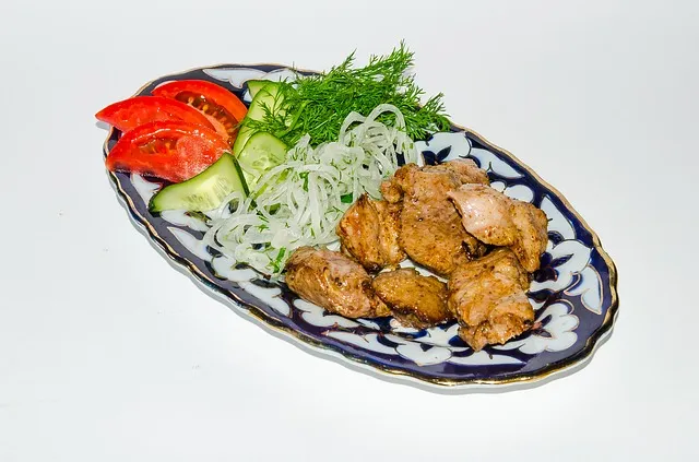 Zdjęcie Ile kalorii ma kebab box z frytkami? Poznaj dokładną wartość