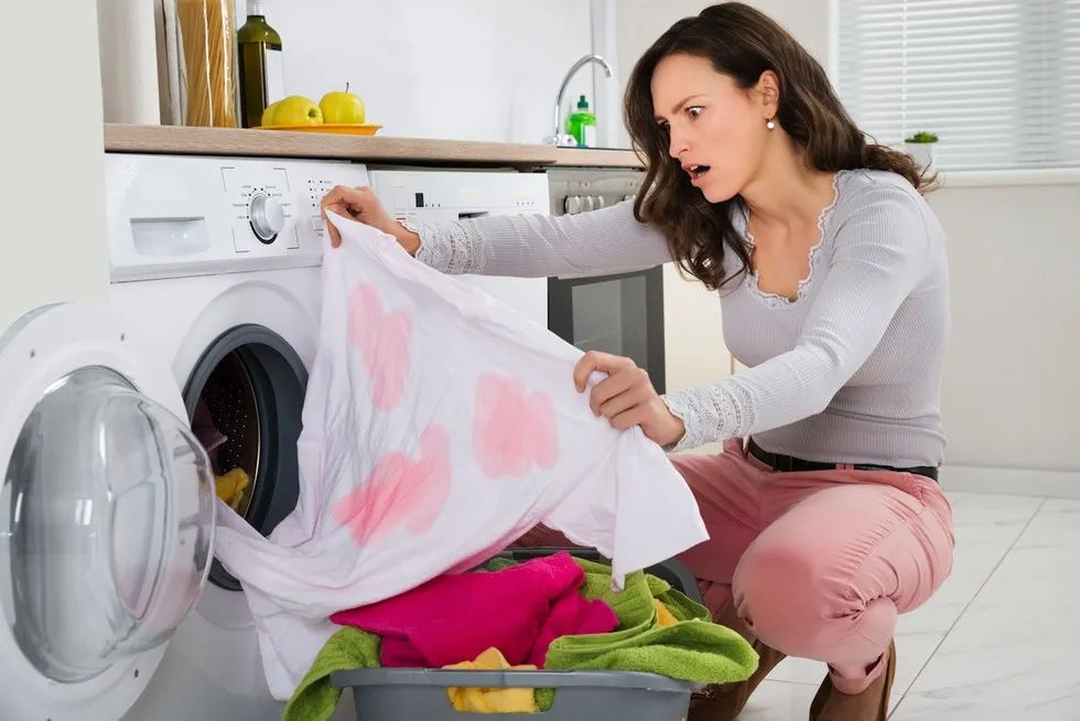 Zdjęcie Skuteczne odplamiacze na stare plamy - jak szybko je usunąć