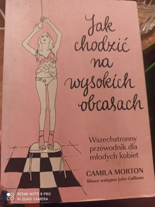 Zdjęcie Jak chodzić na wysokich obcasach książka - odkryj tajniki pewnego kroku