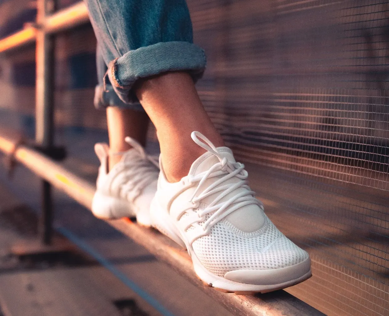 Zdjęcie Jak prać adidasy? Porady na pranie butów adidas w pralce, odpowiednia temperatura i program
