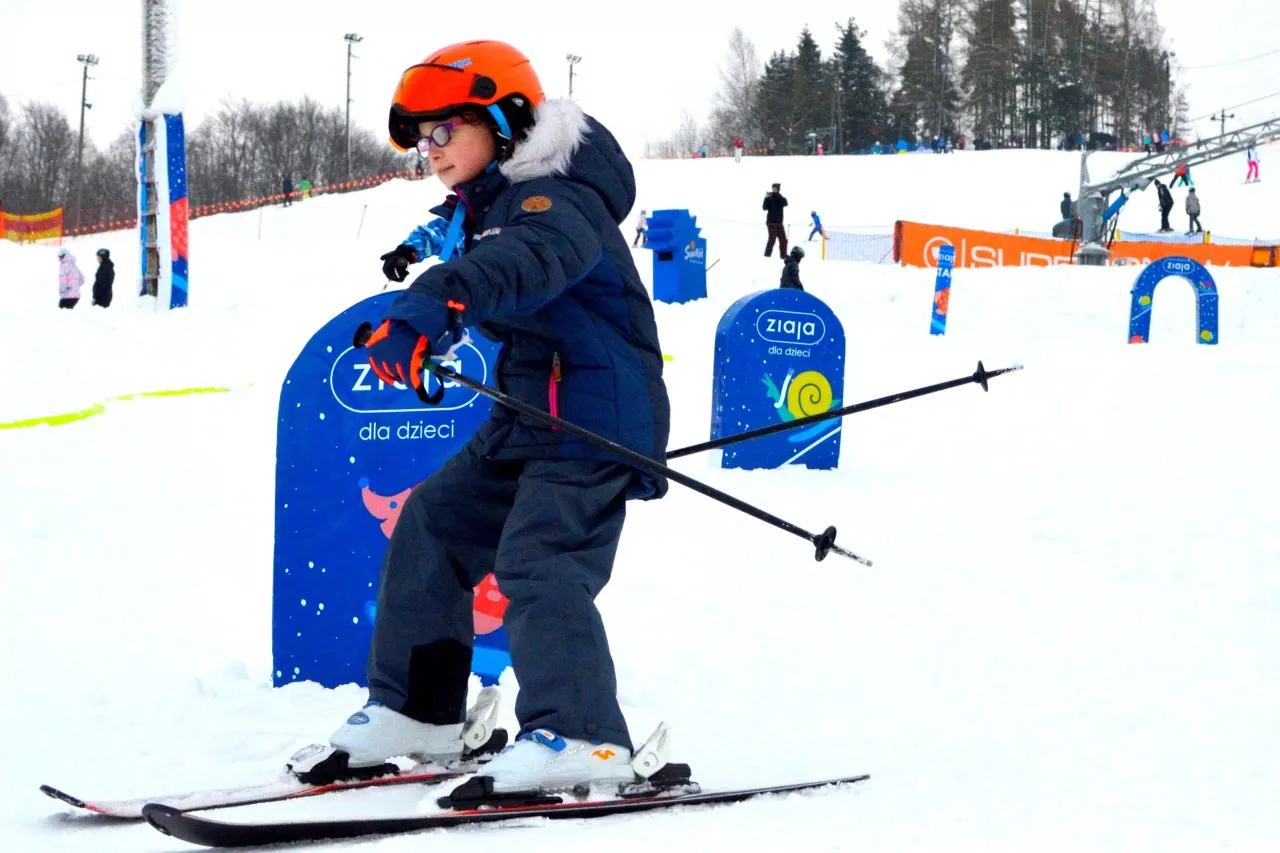 Zdjęcie Ile kosztuje lekcja jazdy na snowboardzie? Sprawdź ceny i porównaj!
