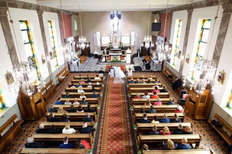 Zdjęcie Oprawa muzyczna ślubu w kościele: najpiękniejsze utwory na ceremonię