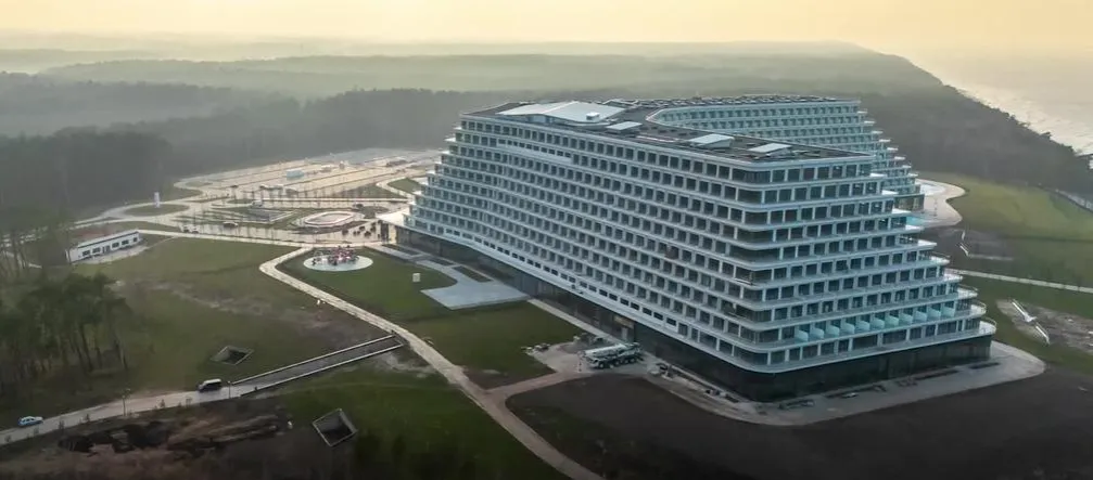 Zdjęcie Kiedy będzie otwarty hotel Gołębiewski w Pobierowie? Oto najnowsze informacje