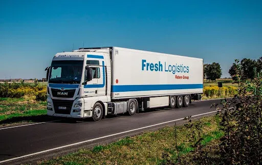 Zdjęcie Izoterma naczepa co to? Kluczowe informacje o transporcie w temperaturze