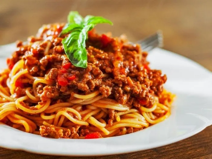 Zdjęcie Jak zrobić sos do spaghetti z przecieru: 5 sekretów smaku