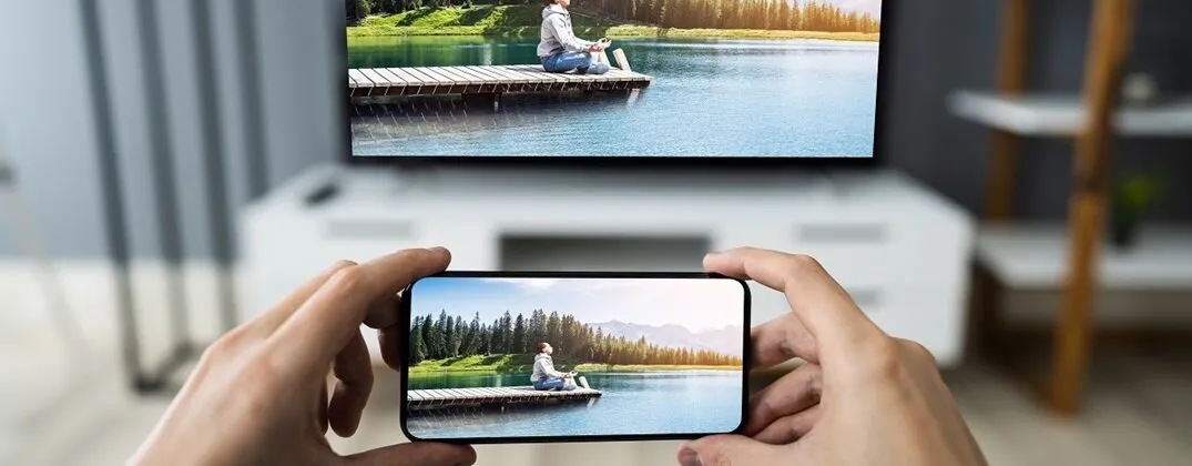 Zdjęcie Jak oglądać filmy z telefonu na telewizorze bezprzewodowo i bez problemów
