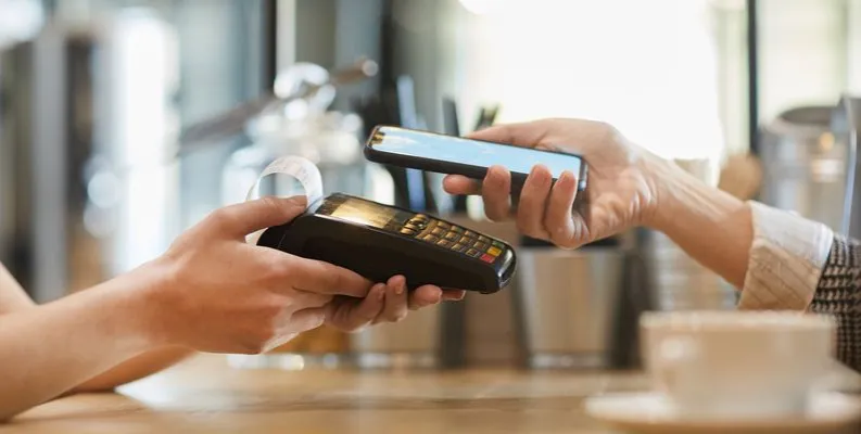 Zdjęcie Jak płacić nfc w Santander – proste metody i bezpieczeństwo transakcji