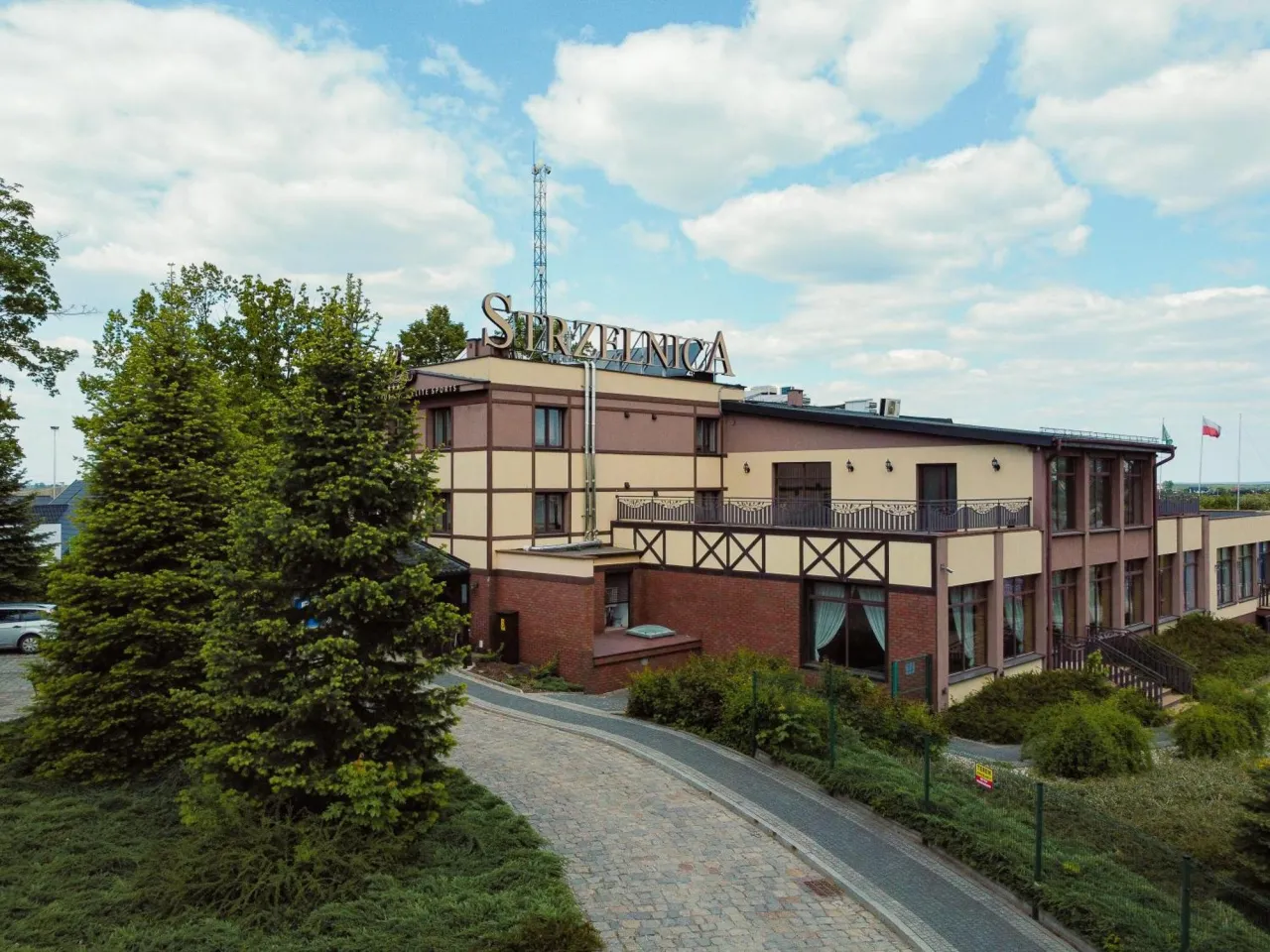 Zdjęcie Hotel Strzelnica Kochcice: Oferta Groupon szczeg&oacute;ły i opinie