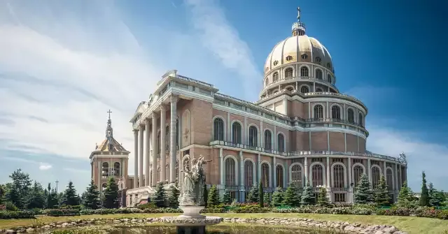 Zdjęcie Najsłynniejsze sanktuaria maryjne na świecie, które musisz odwiedzić