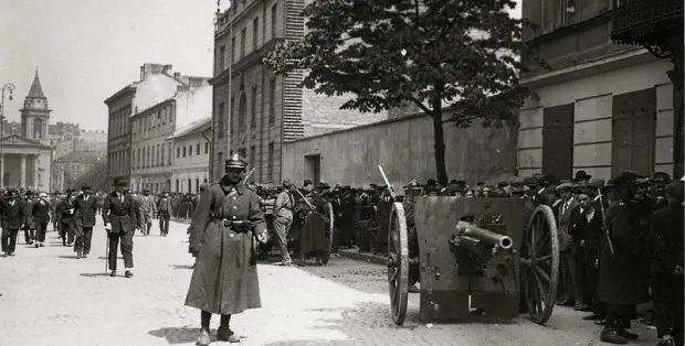 Zdjęcie Dlaczego wybijano szyby niektórych warszawskich fotografów w czasie okupacji?