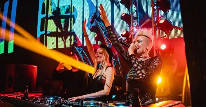 Zdjęcie Najlepsi DJ-e w Polsce: Top 10 Gwiazd Muzyki Elektronicznej
