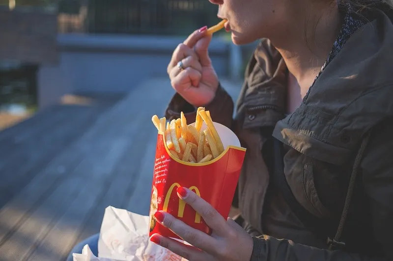 Zdjęcie Ile kosztują zakręcone frytki w McDonald's? Ceny i promocje 2023