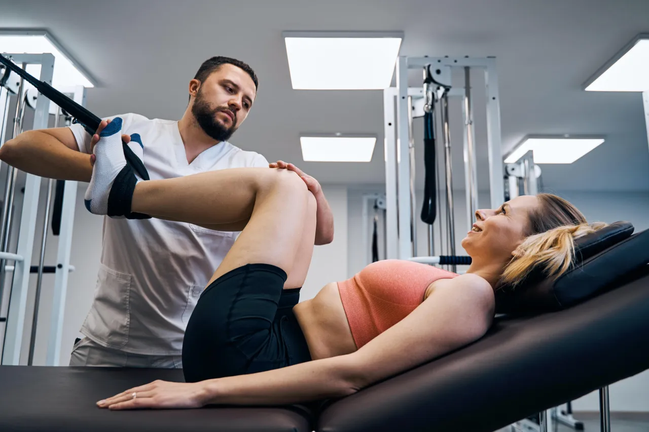 Zdjęcie Czym się różni osteopata od fizjoterapeuty? Kluczowe różnice i wybór
