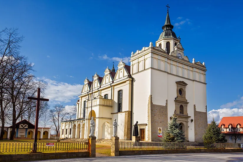 Zdjęcie Sanktuarium Okulice: fascynująca historia i godziny mszy świętych